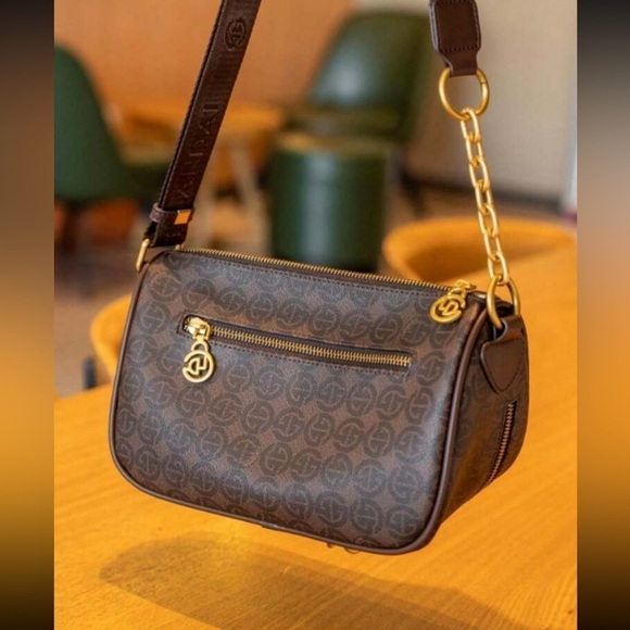 Lightweight Adjustable Crossbody / Shoulder Bag - Picture 5 of 5